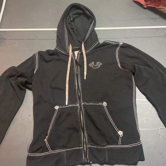 True r - Picture 2 of 8